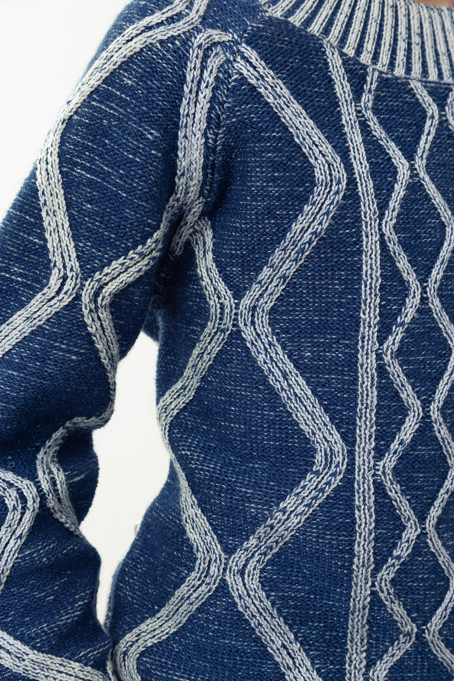 NAVY DISTRESSED DIAMOND TEXTURED KNIT